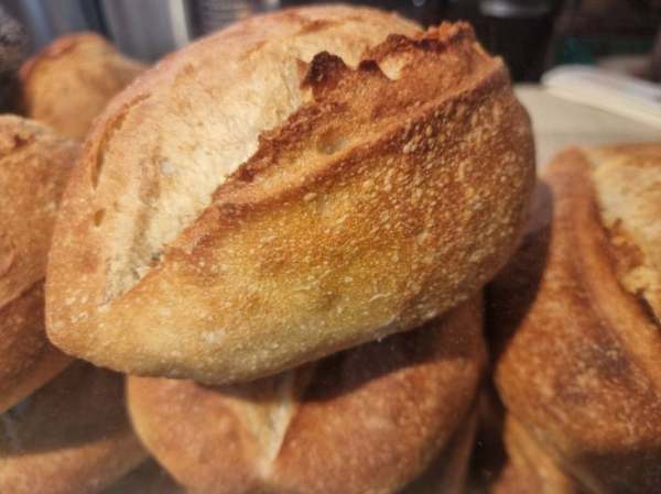 Почему нельзя есть горячий хлеб: врачи бьют тревогу из-за этой привычки Почему нельзя есть горячий хлеб: врачи бьют тревогу из-за этой привычки